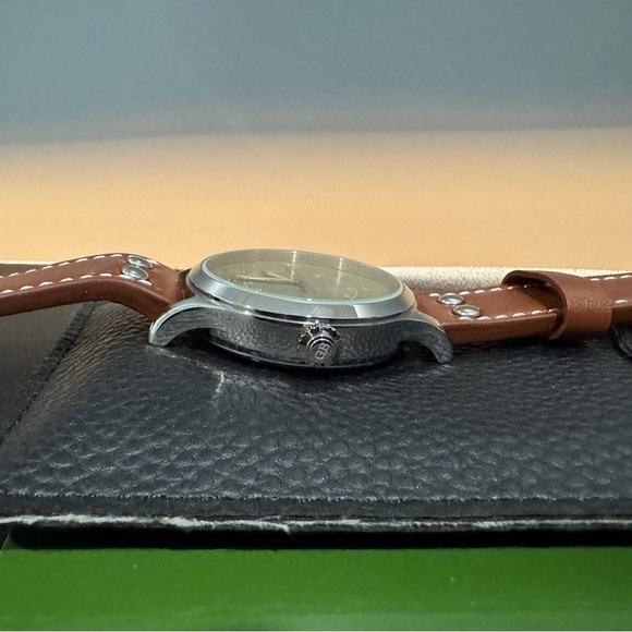 NWOT Grant Brown 9422-B 43mm Quartz Leather Men's Watch - Picture 4 of 8